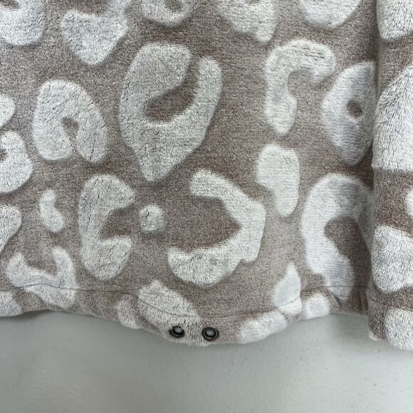 True Craft | Tan Plush Animal Leopard Print Monogram E Cropped Sweater Medium - Picture 4 of 7